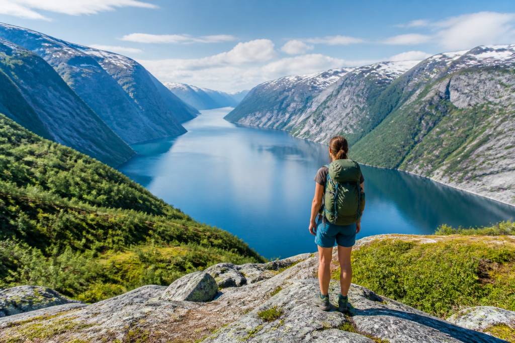 Que faire en Norvège en été : fjords, randonnées et conseils pour un voyage inoubliable Que faire en Norvège en été : fjords, randonnées et conseils pour un voyage inoubliable